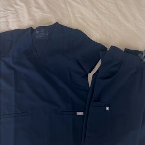 Figs navy scrub set